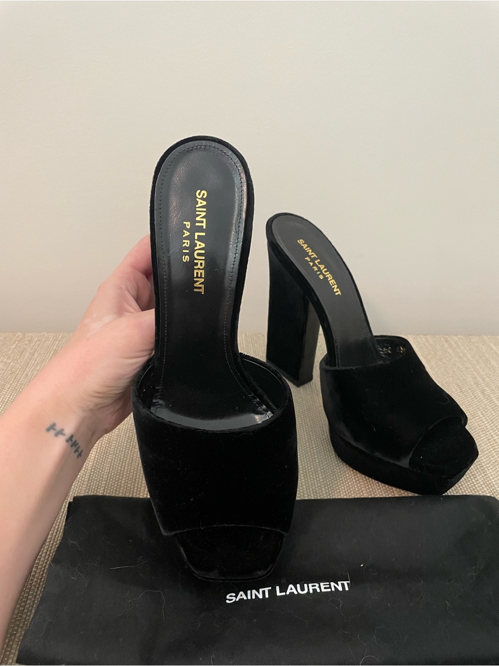 Saint Laurent Debbie Velvet Platform Slide Sandal - Picture 2 of 4